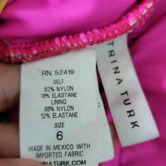 TRINA TURK Tuvalu Print One-Piece Swimsuit Sz 6 Beachy Resortwear Vacation Sexy - Picture 8 of 11